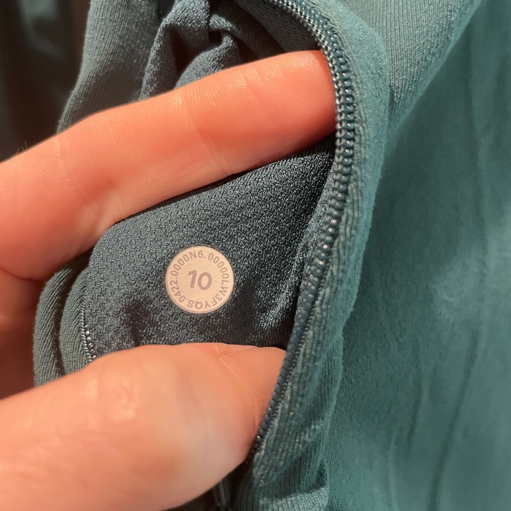 Lululemon Pullover - Picture 4 of 6
